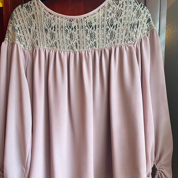 Stitch Fix mauve Lilla Bishop sleeve blouse - large petit - Picture 3 of 13